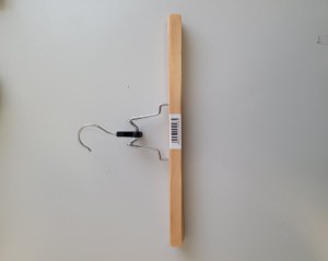 Pince en bois verni pour jupes, pantalons L : 35 cm