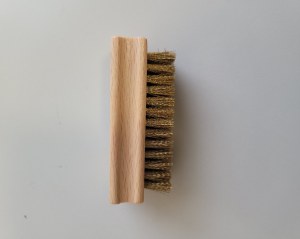 Brosse en Bois pour Le Daim avec Poils en Laiton