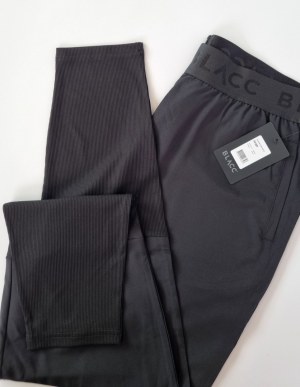 020257 Mix de vêtements de sport pour femmes BLACC