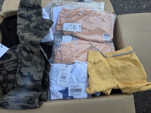 Lot de 100 vetements enfants et babys