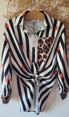 Lot complet Femme / Pantalons - Robes - Pulls - Tshirts - Combinaison - Jupe - Baskets