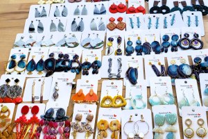 Lot de 300 paires de boucles d’oreilles fantaisie