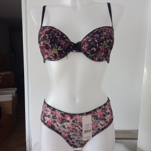 90 Ensemble Lingeries Manoukian