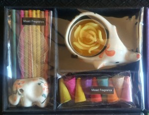 Coffret cadeau encens thaïlandais - Encens / Cônes / Céramique et bougie - Neuf - Prix...