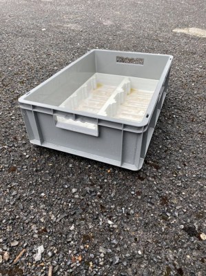 Lot de 24 caisses de rangement grises empilables