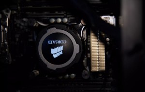 Station de travail avec 40 Go de RAM, 4 Go de carte graphique et processeur 8 cœurs