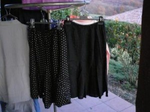 LOT NEUF: JUPES-QUILLES à pois ou noire