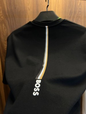HUGO BOSS T-SHIRT