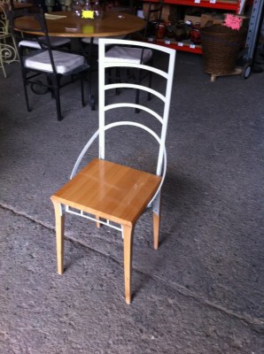 CHAISES ET FAUTEUILS