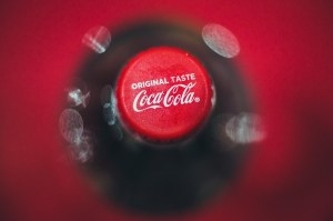 Des bouteilles Coca-Cola standard de 2,25 L disponibles par palette entière