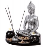 Statuette bouddha zen avec plateau et décorations galets, photophores