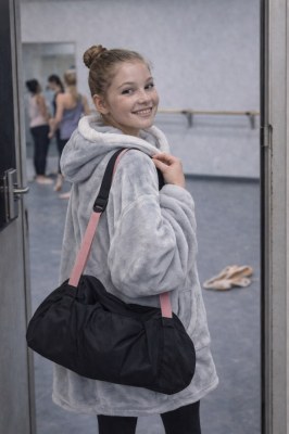 ???? DESTOCKAGE URGENT – SWEATS-PLAIDS IGLOO KoKoon – 240 PIÈCES  Cause : cessation d’a...