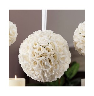 Boule de roses - a suspendre - d 23 cm