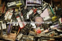 Lot maquillages de marque Blister - Français 250 pieces