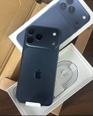 Apple iPhone 17 Pro Max 2 To d'origine, débloqué, avec tous les accessoires