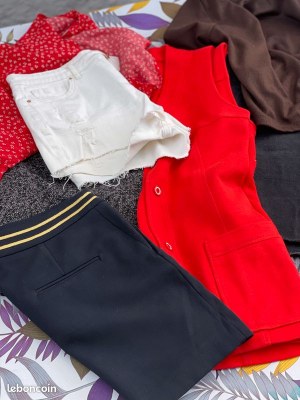 Lot de 160 articles de mode femme et homme