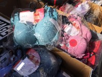 Lot de lingerie sous-tiens gorge culotte string