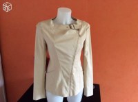 Destockage lot de vêtements moschino,alberta ferretti,narciso rodriguez,HUGO BOSS,SEE...