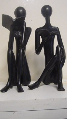 Statuette En Bronze (Liseuse) Originaire du Burkina-Faso