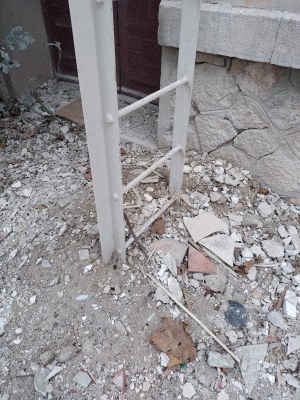 Echelle à crinoline et plateforme métallique