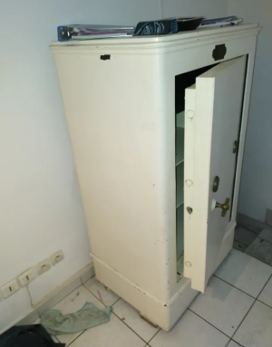 Coffre fort vintage OMEGA