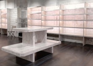 Lot complet mobilier en bois - retail - supermarché