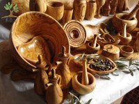 Olive wood kitchen items