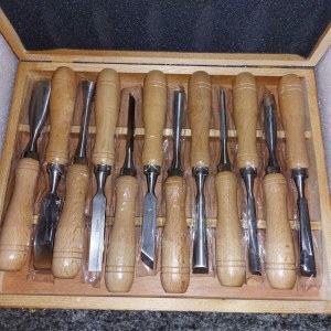 12 couteaux ciseaux à bois + Coffret bois