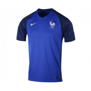 Recherche grossiste vêtement foot et de marque mode