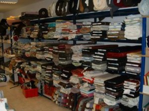 200 rouleaux de Tissus