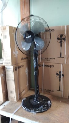 Offre Spéciale : Lot de 4000 Ventilateurs Eleqo en Noir et Blanc à Prix Dégressifs