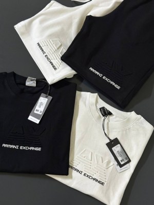 ENSEMBLE SHORT ET T-SHIRT ARMANI