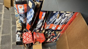 Lot de pièces auto neuves