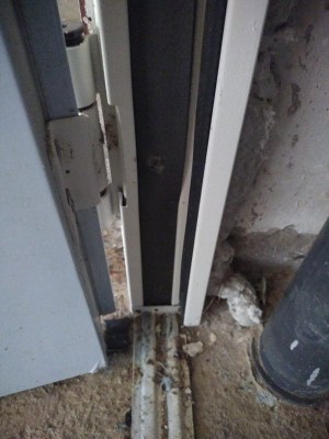 Porte de service métallique grand format