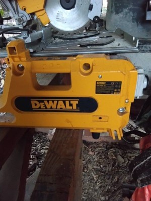 Scie circulaire DEWALT DN 743