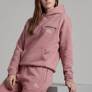 Stock ensembles jogging, pull et tee-shirt