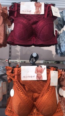 Carton de 350 pièces lingere