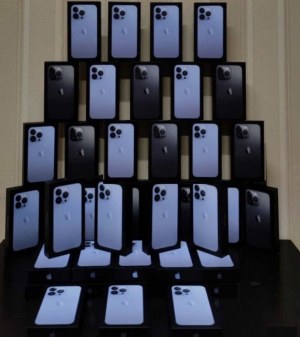 Lot iPhone 13 Pro Max, iPhone 13 Pro, iPhone 13, iPhone 13 mini, PayPal et bancaire et...