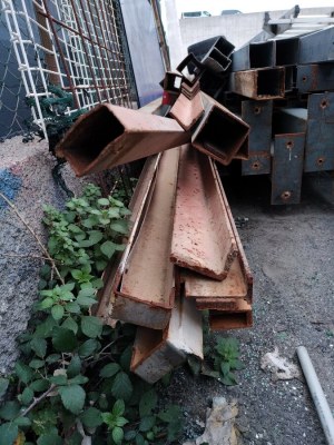 Panneaux bacacier et tubes carrés