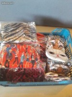 Lot accessoires de fête, bijoux, montres, stickers, bretelles, cravates.....