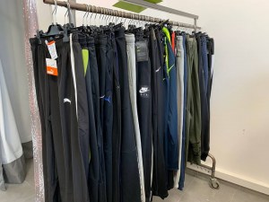 Lots 2500 articles de marque de sport