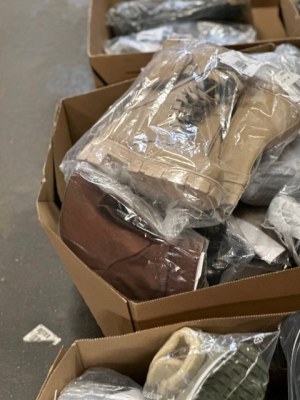 Lot de Chaussures Mixte Automne Hiver Modèles Variés pour Femmes et Hommes à Partir de...