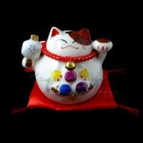 MANEKI NEKO TIRELIRE CHAT BONHEUR JAPONAIS MANEKINEKO