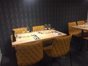 Fauteuil pour brasserie- Chaise et banquette sur mesure de restaurant- Mobilier CHR- MO...