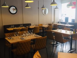 Fauteuil pour brasserie- Chaise et banquette sur mesure de restaurant- Mobilier CHR- MO...