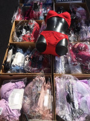 Lot de lingerie sous-tiens gorge culotte string