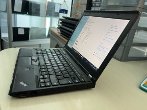 LOT PC Portable Lenovo Thinkpad X230 i5 - RAM 4 Go HDD 320 Go - Déclassé