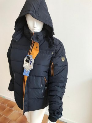 Destockage : Lots de Tres belle doudoune chaude isolante . neuf avec étiquettes.