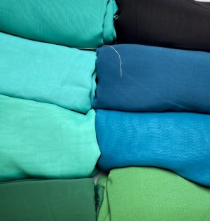 Urgent Lot de env 150 M de mousseline 100% soie 21 coloris à saisir !!