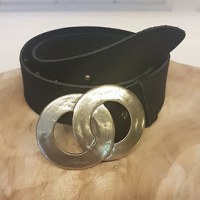 Lot de ceintures en cuir